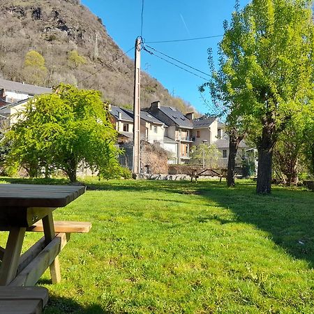 T3 Neuf 65M2 5 Personnes Avec Jardin Au Calme, Menage Inclus, Local Velo Appartement Bagnères-de-Luchon Buitenkant foto