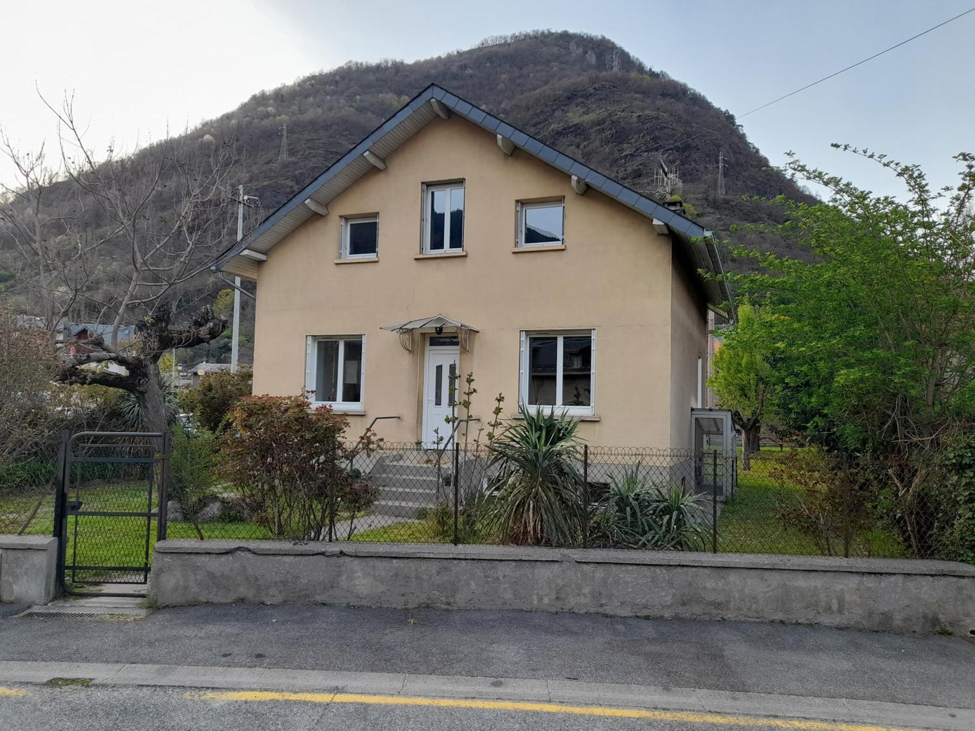 T3 Neuf 65M2 5 Personnes Avec Jardin Au Calme, Menage Inclus, Local Velo Appartement Bagnères-de-Luchon Buitenkant foto