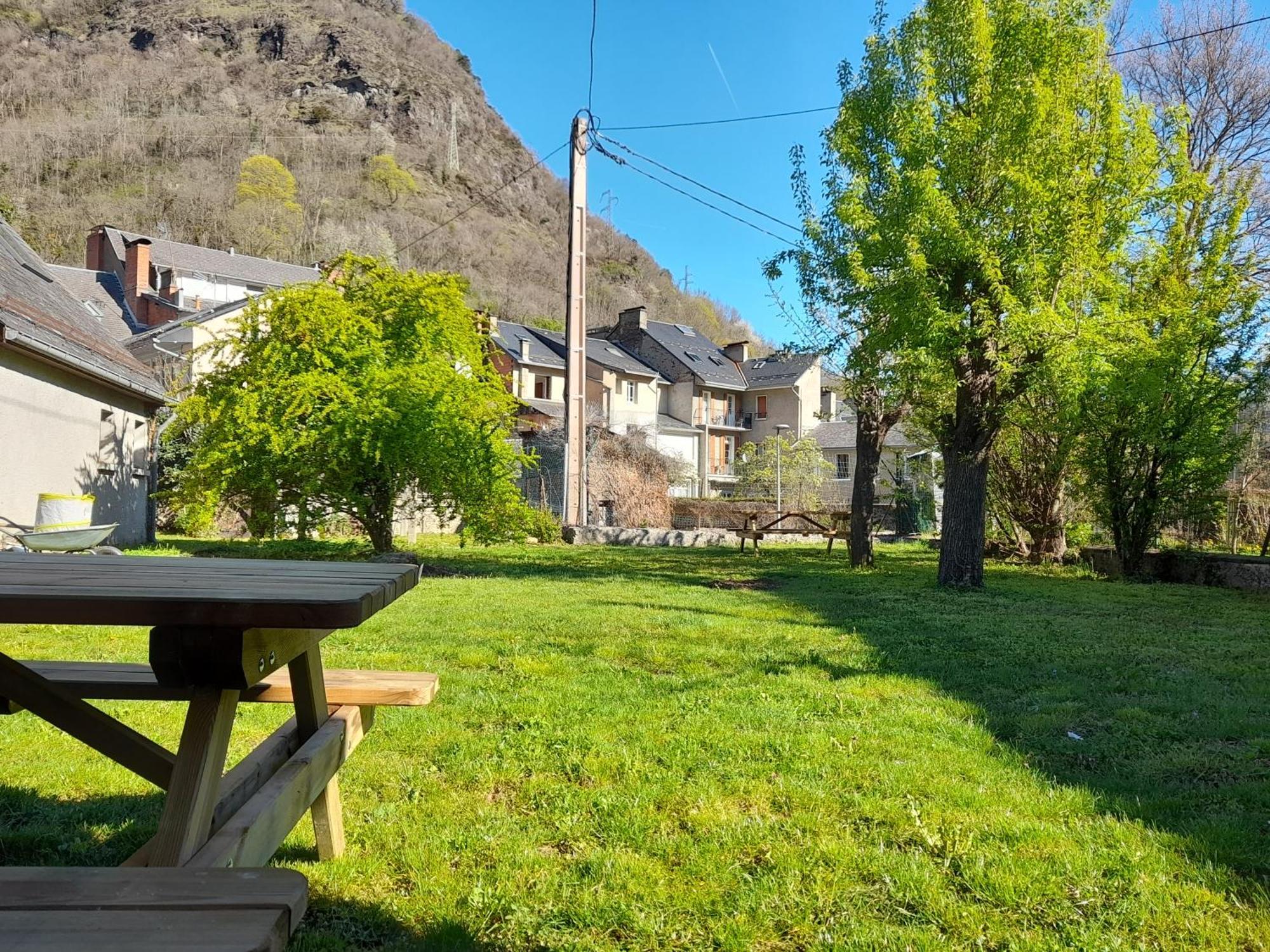 T3 Neuf 65M2 5 Personnes Avec Jardin Au Calme, Menage Inclus, Local Velo Appartement Bagnères-de-Luchon Buitenkant foto
